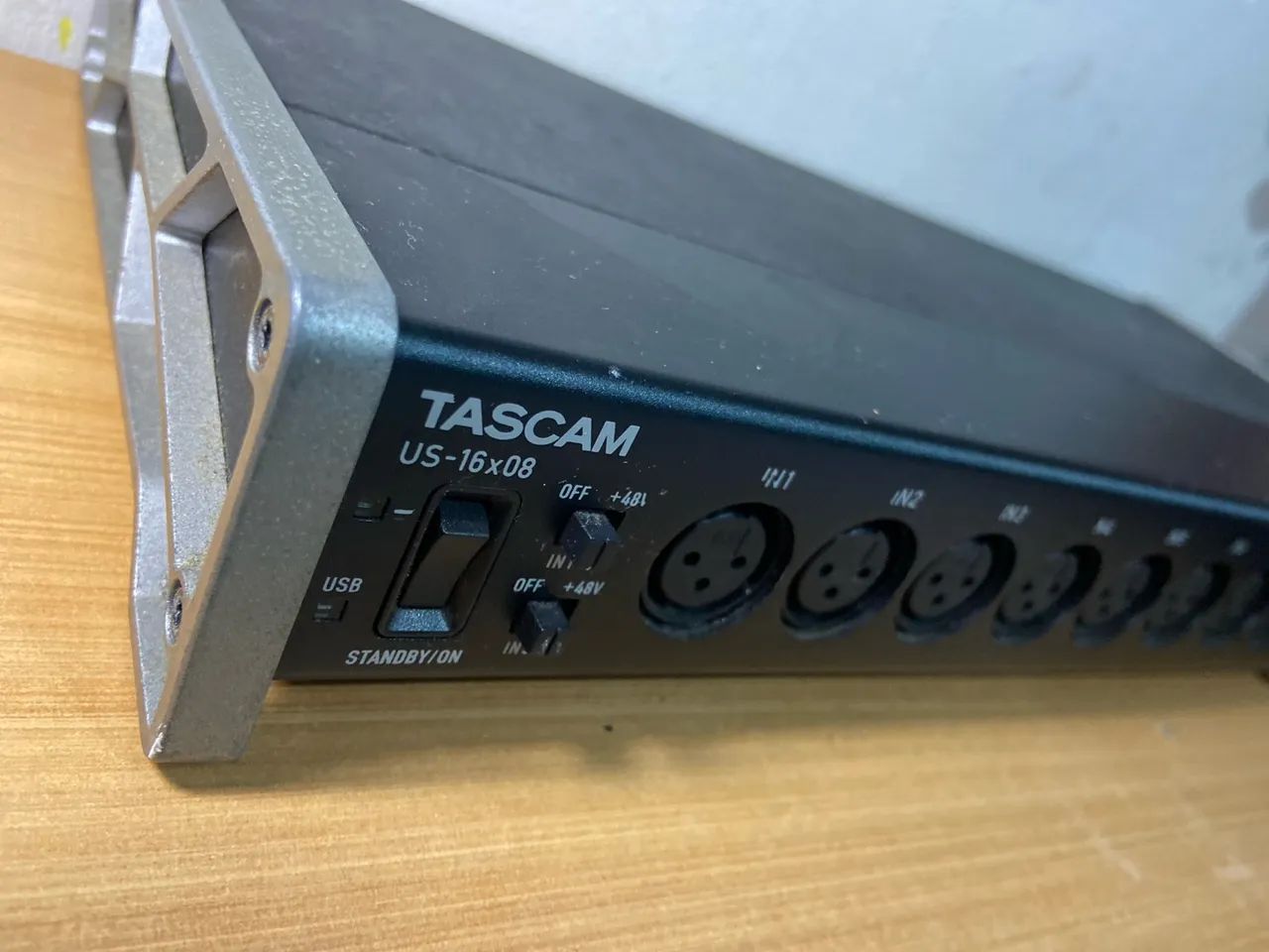 Interface de Áudio Tascam