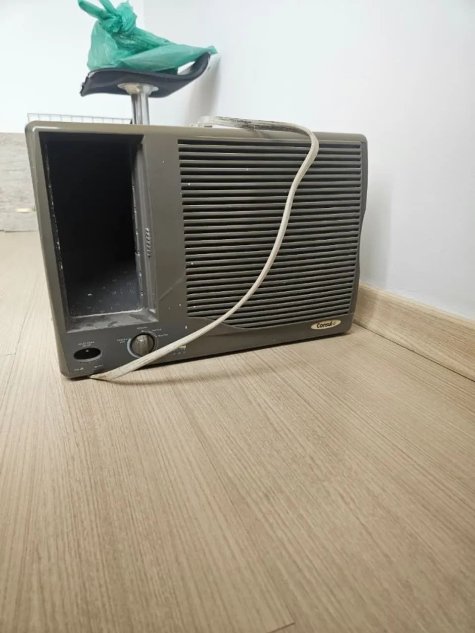 Ar-condicionado 7.500 BTUs funcionando