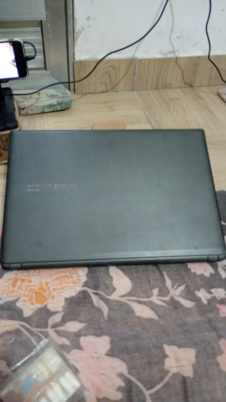 Vendo um notebook compac funcionando 