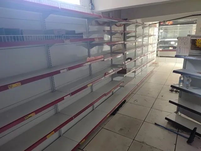 13 prateleiras para mercadinho por 8,000,00 - Foto 2