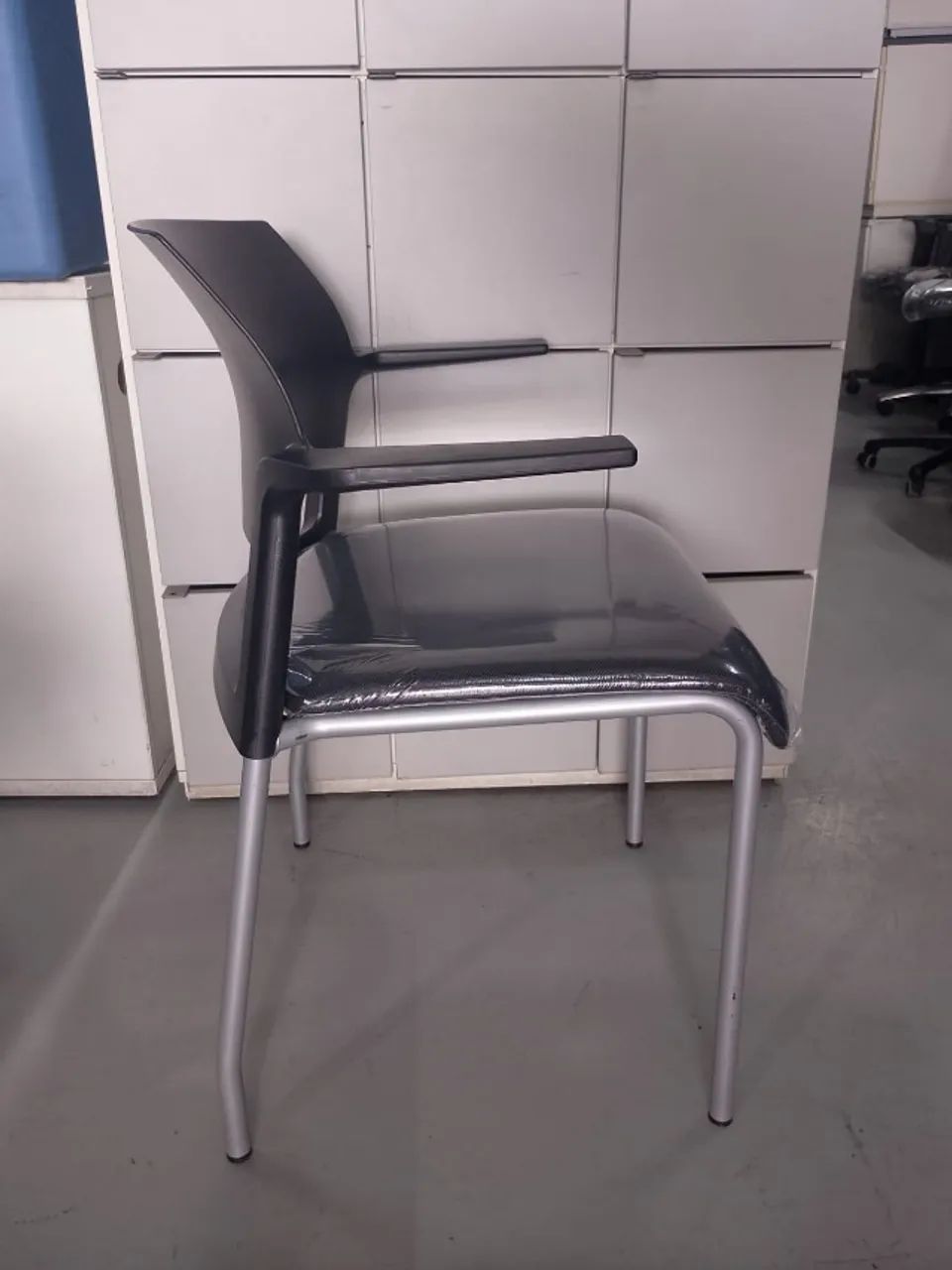 Cadeira Fixa Na Cor Preta - Steelease 