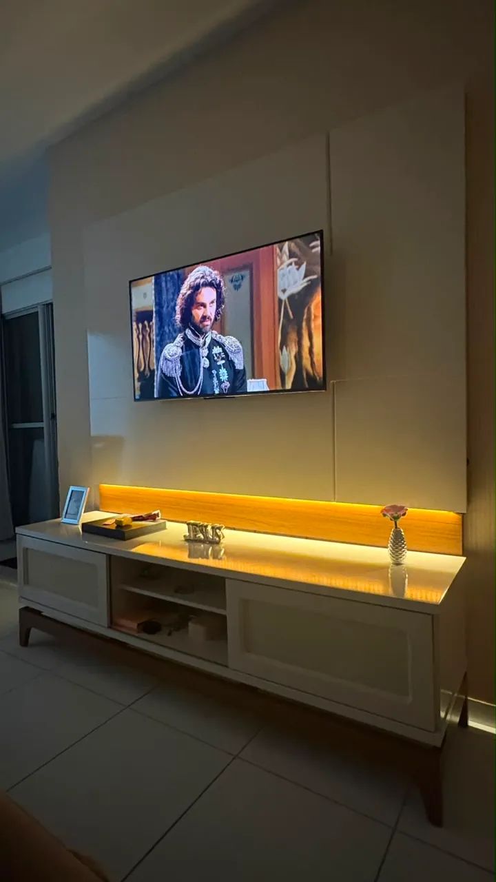 Rack/Painel para TV com LED - Móvel moderno e conservado - Foto 2