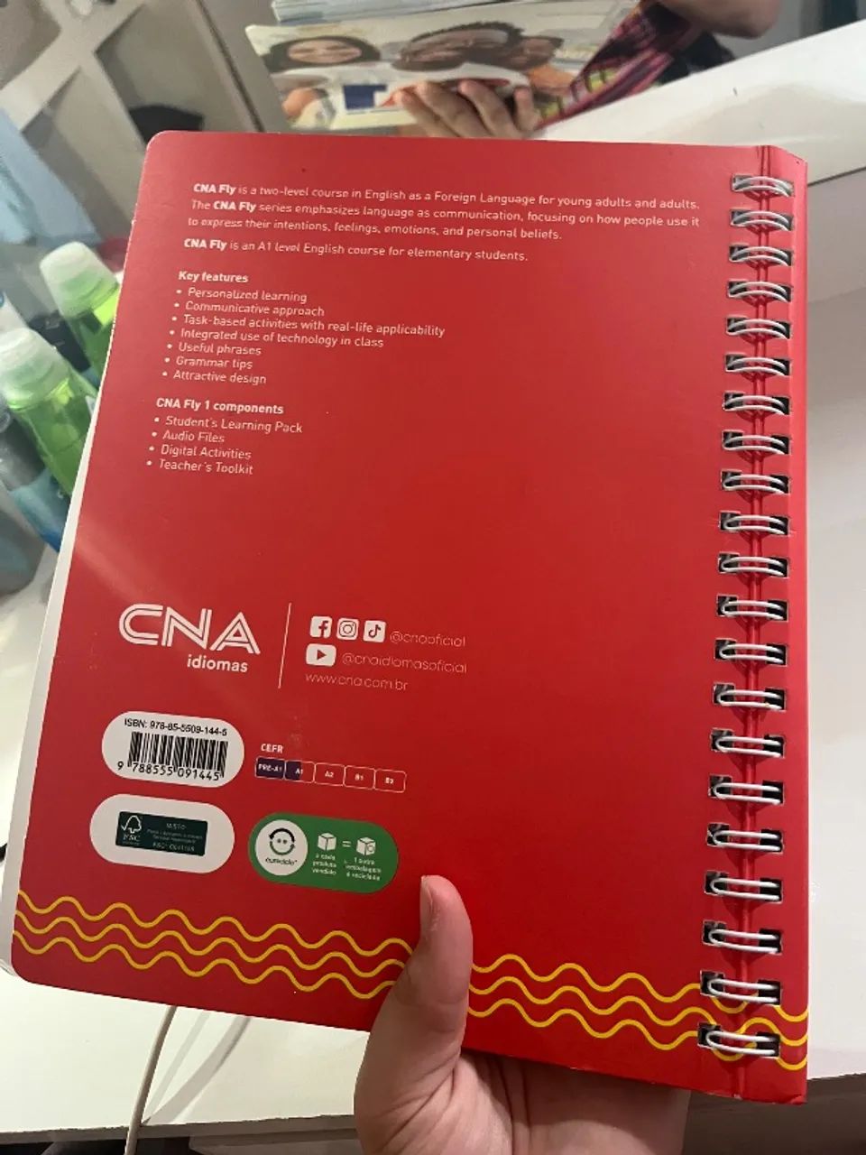 Livro didático CNA fly1 (usado)  - Foto 4