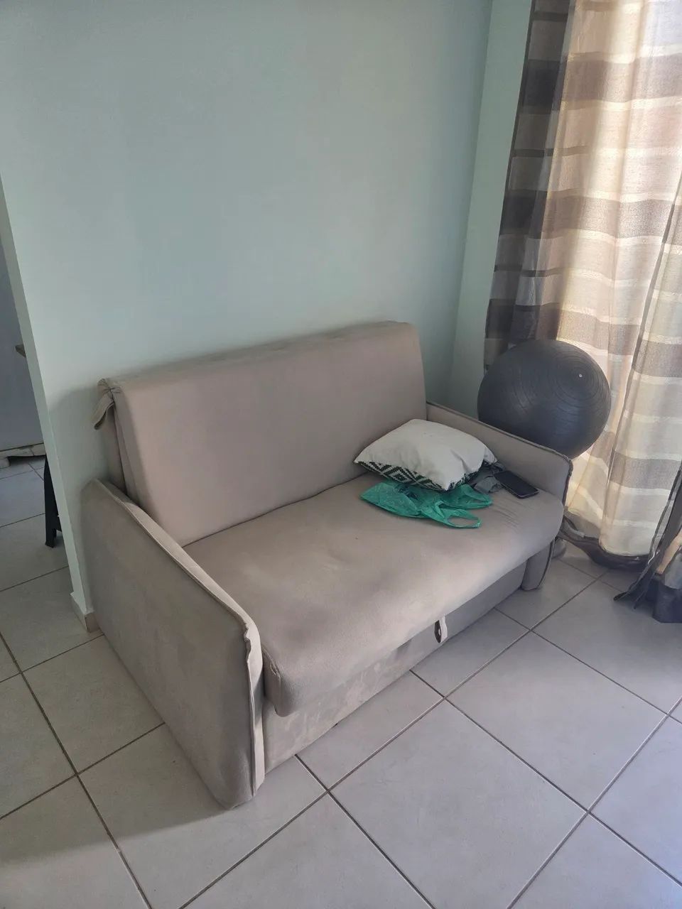 Sofá cama 2 lugares com baú.  NÃO ENTREGO 