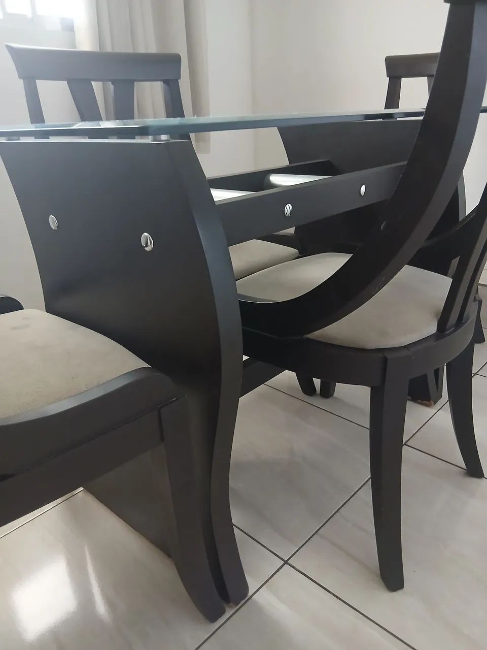 Mesa de vidro com 4 cadeiras - Foto 2