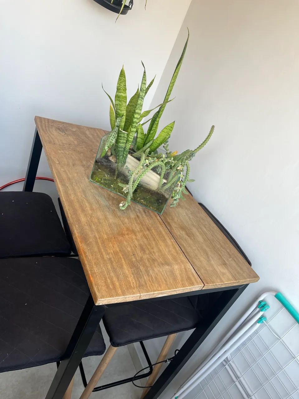 Mesa alta para varanda com 4 banquetas - Foto 4