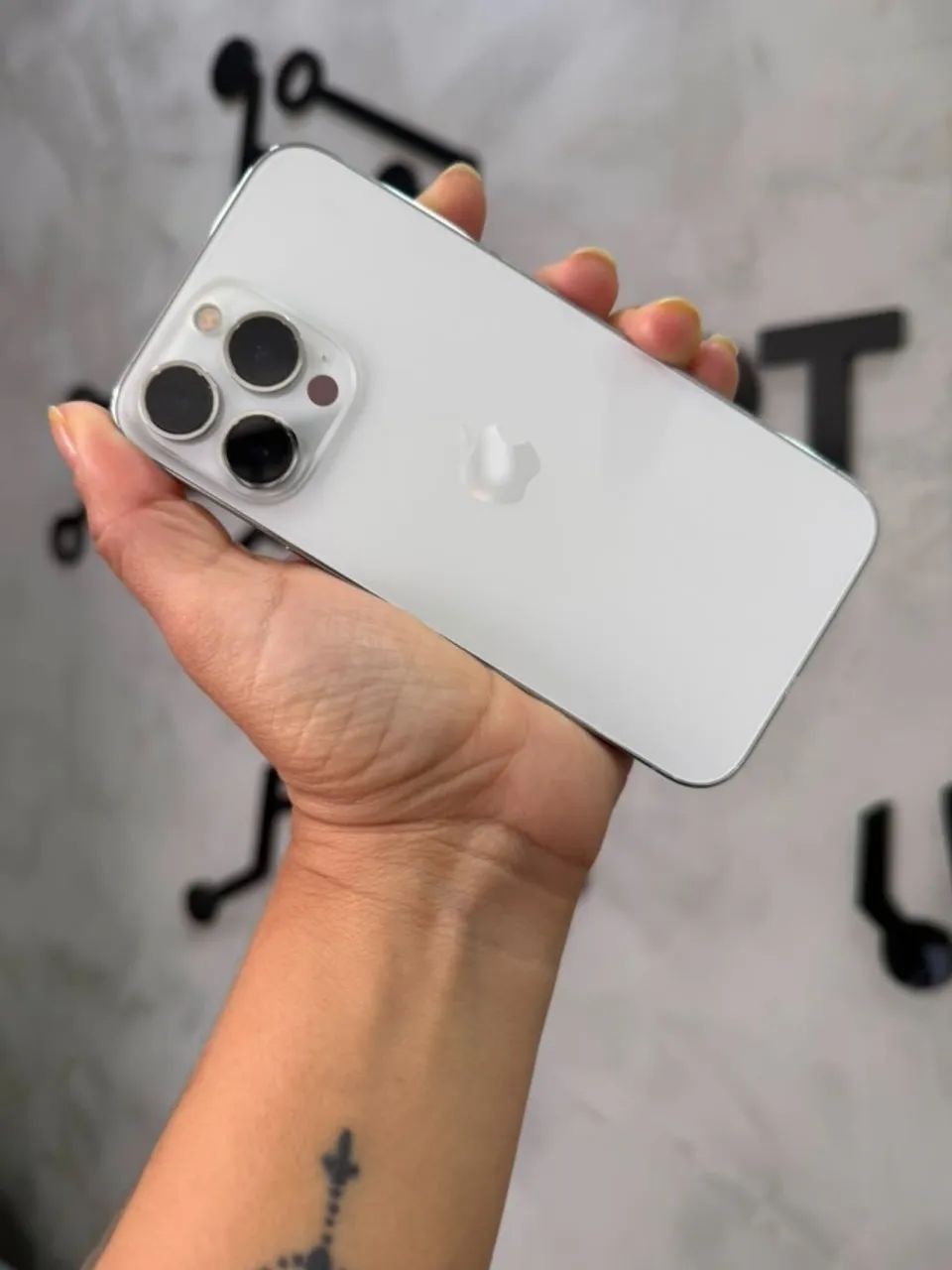 iPhone 13 Pro 128GB 本体 シルバー おまけ付き iPhone 13 Pro Silver 128GB (Nota e 3 meses de garantia
