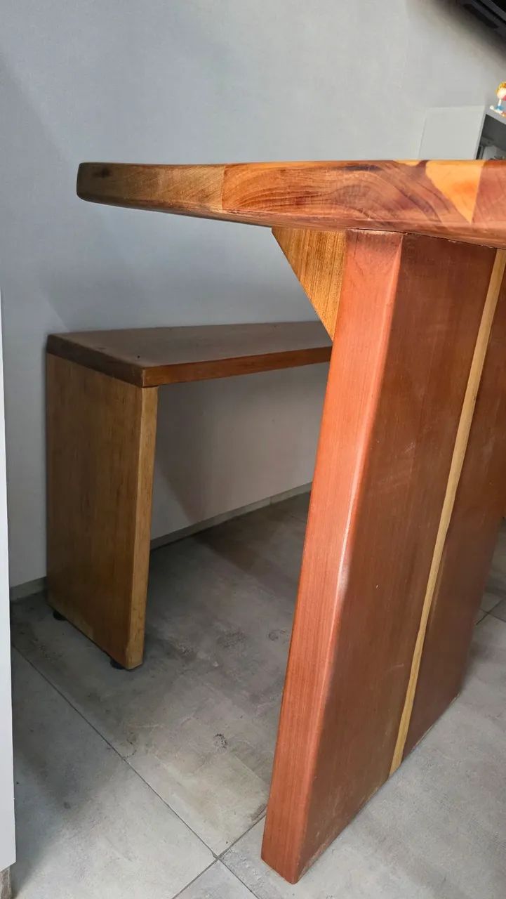 Mesa de madeira maciça  1,44cm comp x 74cm larg x  79cm alt - Foto 2