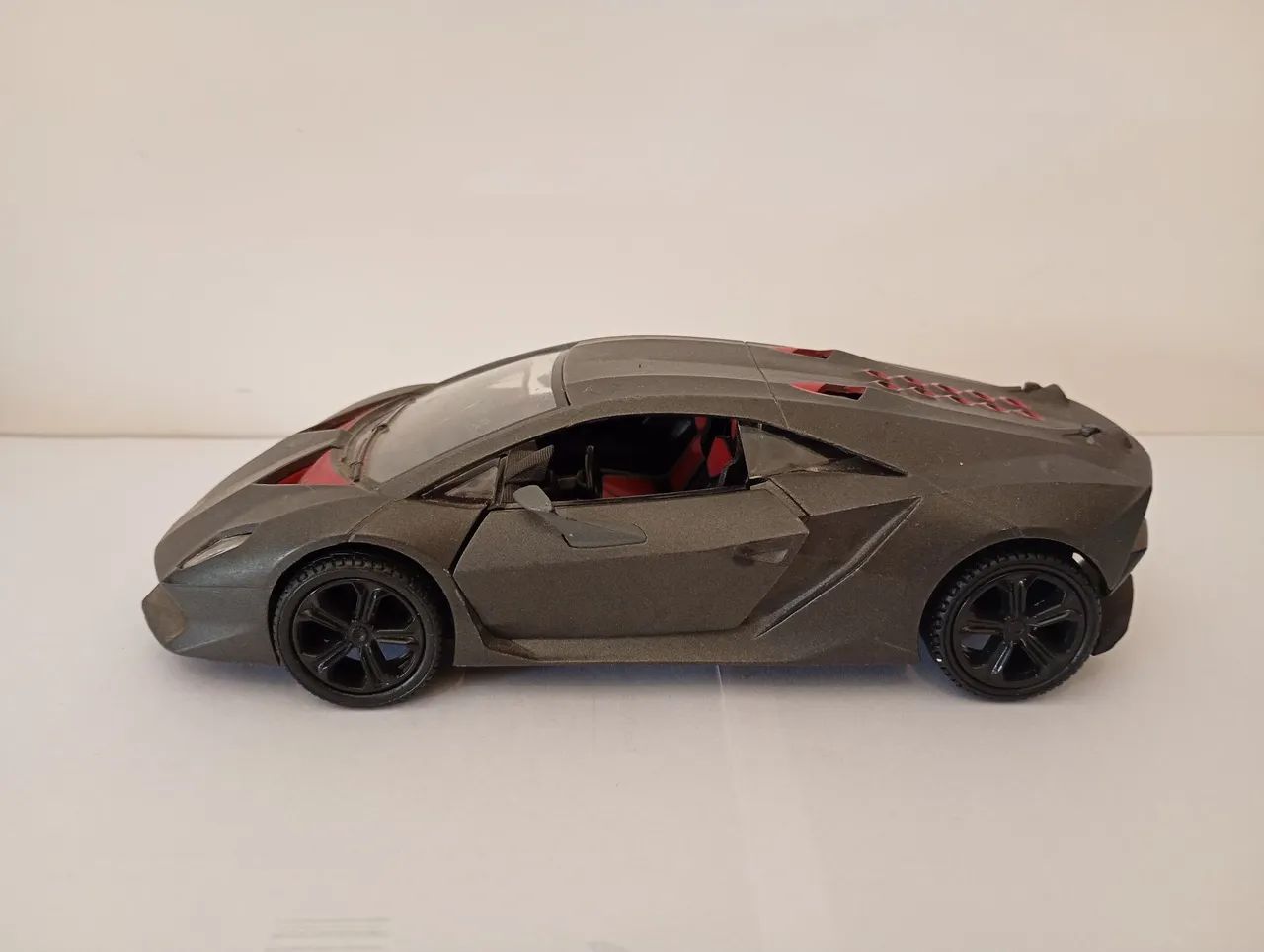 Motor Max - Miniatura Lamborghini Sexto Elemento Com Avarias  - Foto 3