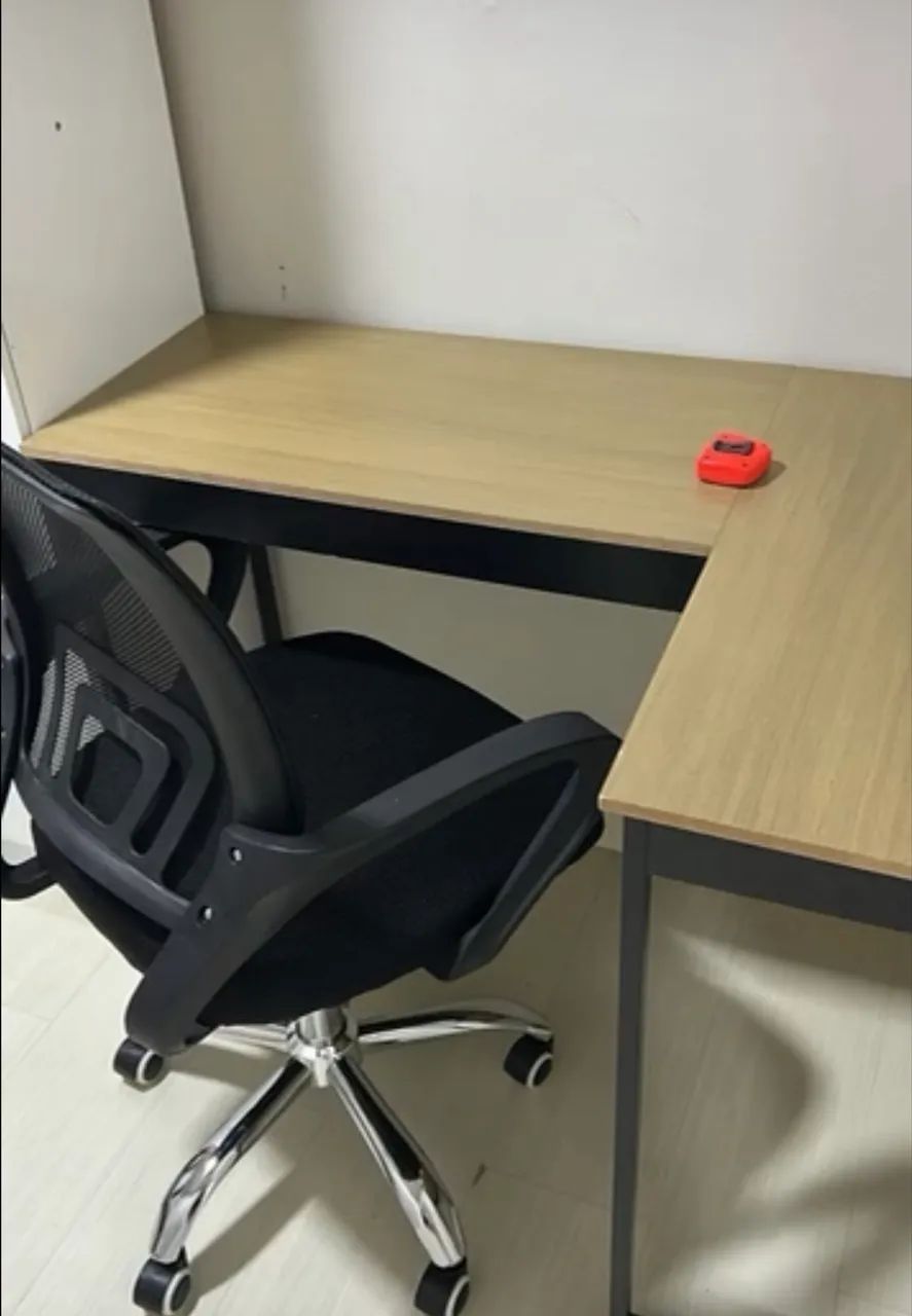 Mesa e cadeira escritório 