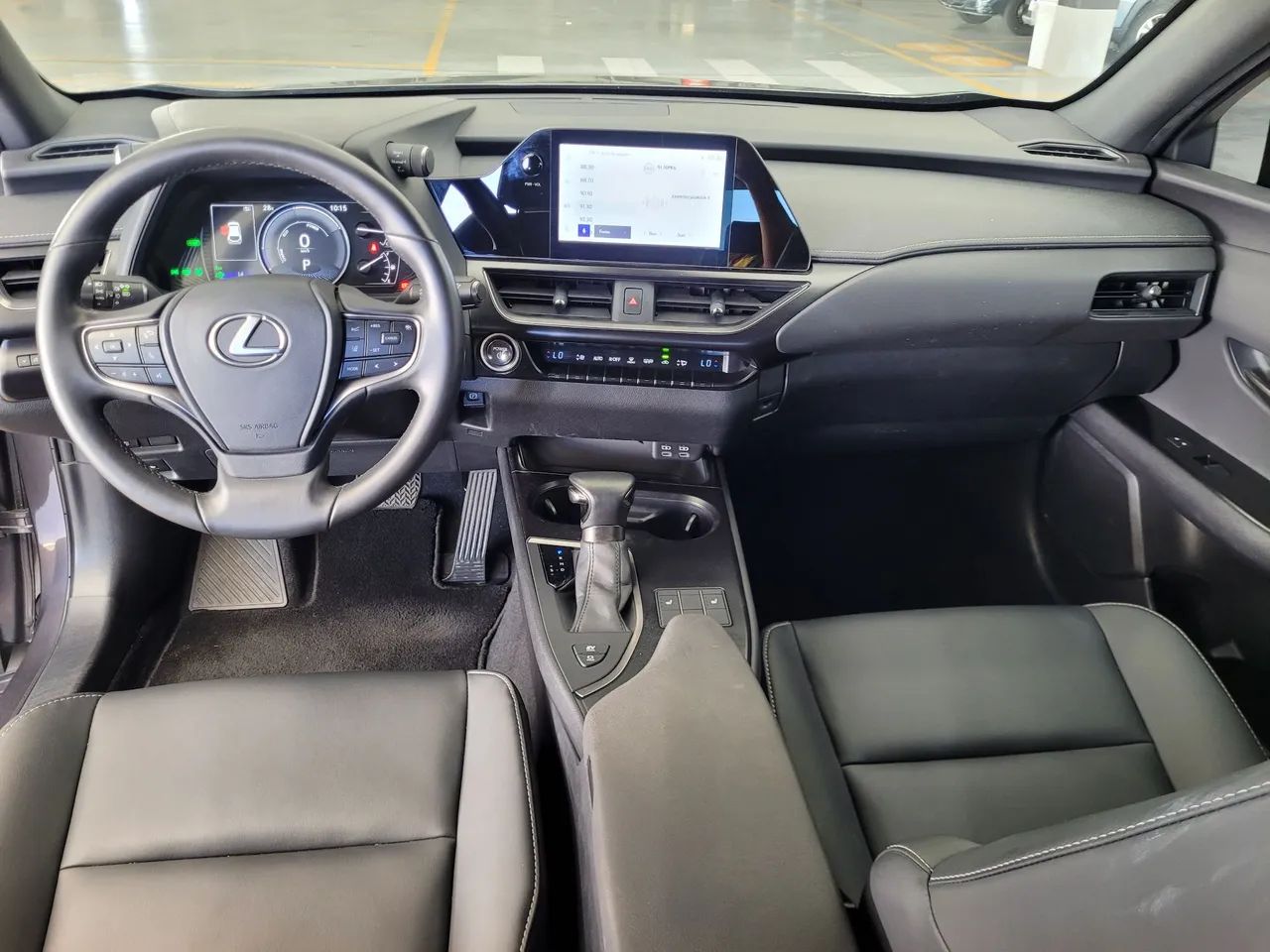 Lexus UX-250h Dynamic 2.0 16V Aut.(hybrid), foto 8 de 15