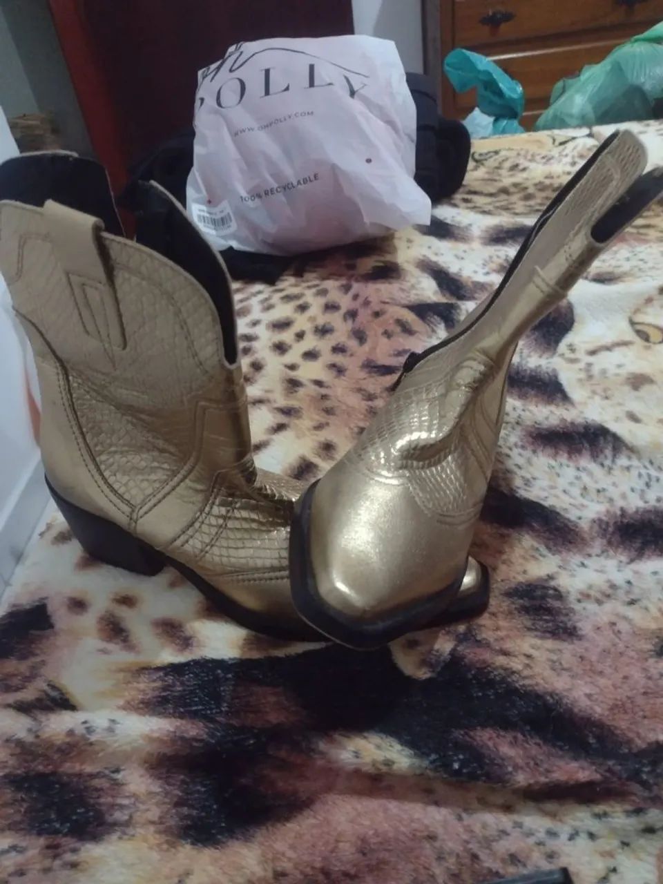 Bota Dourada de Couro Legítimo Tamanho 36  - Foto 5