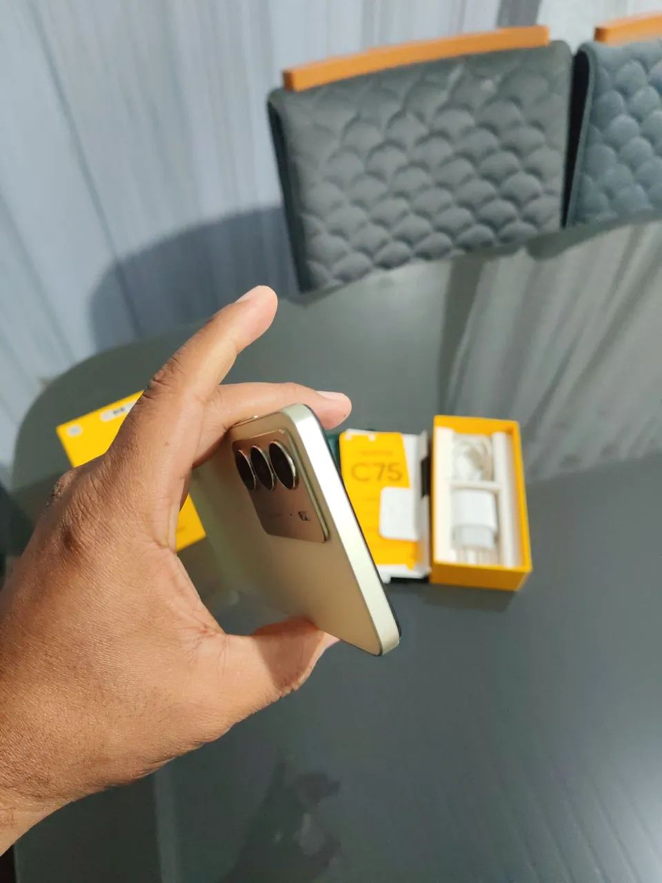 Realme C75  8/256 - Foto 2