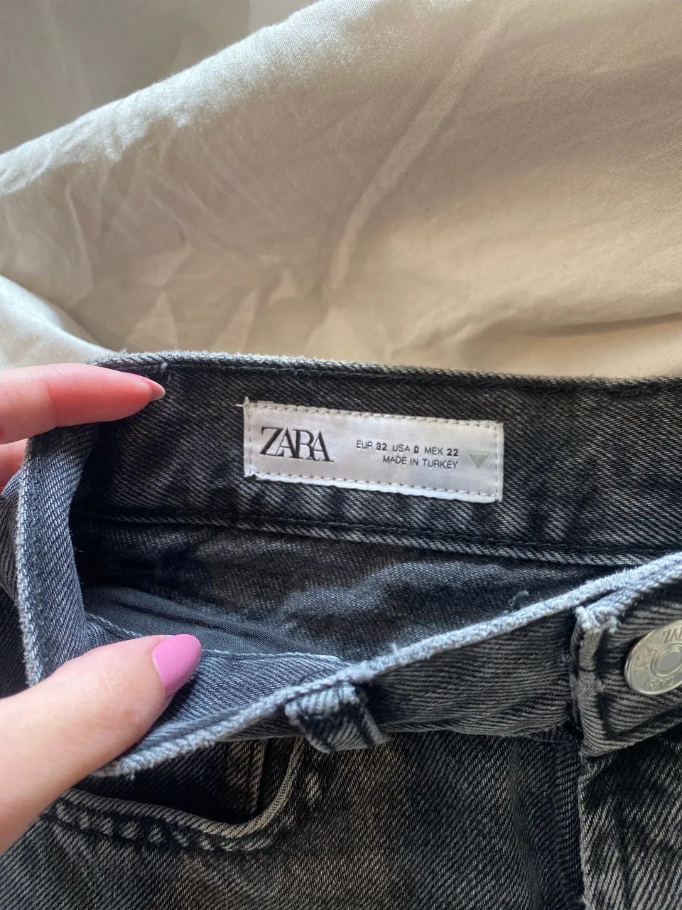 VENDO CALÇA ZARA JEANS PRETA 32 - Foto 2