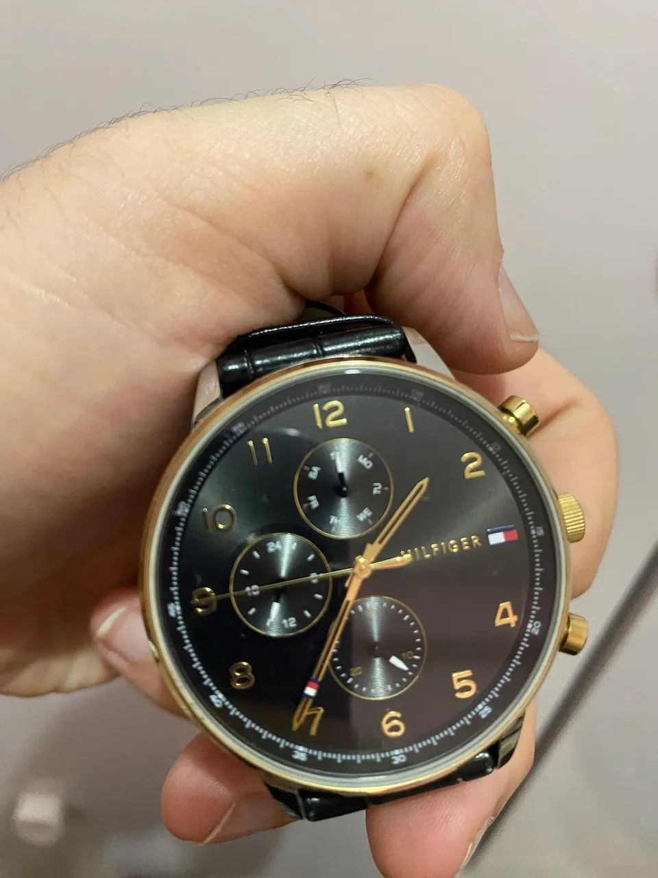 Relógio tommy Hilfiger zero na caixa sem marcas  - Foto 3
