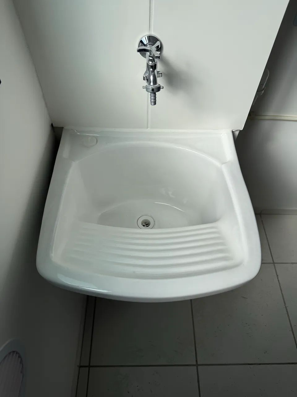 Tanque de cerâmica