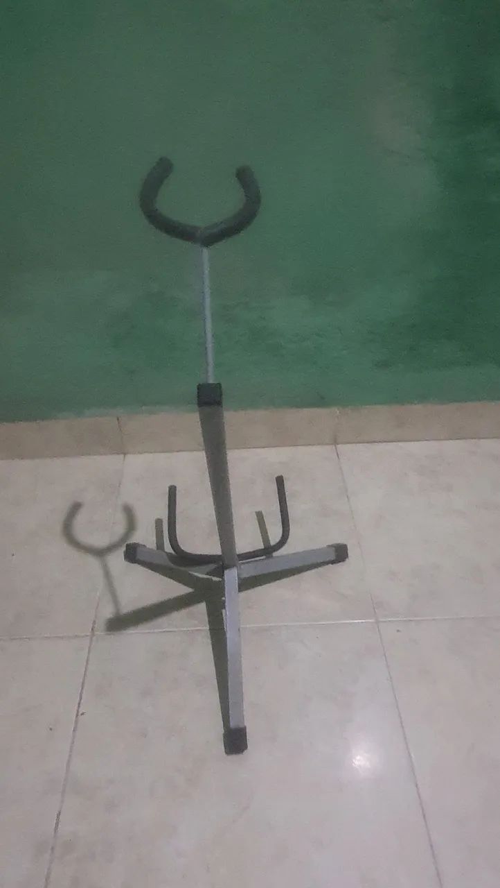 Pedestal de violao e guitarra de ferro - Foto 3