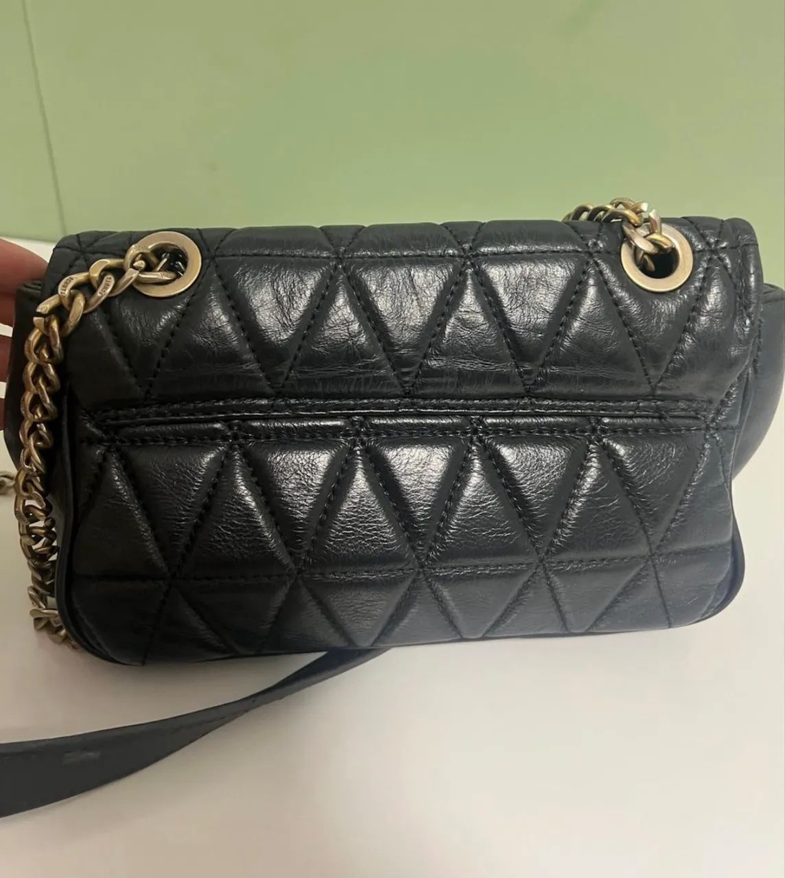 Bolsa Schutz 944 média usada matelassê  - Foto 3