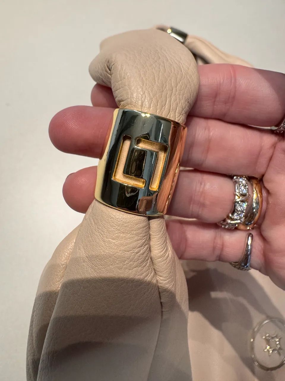 BOLSA NOVA LUZ DA LUA ORIGINAL COURO LEGÍTIMO COR BEGE - Foto 5