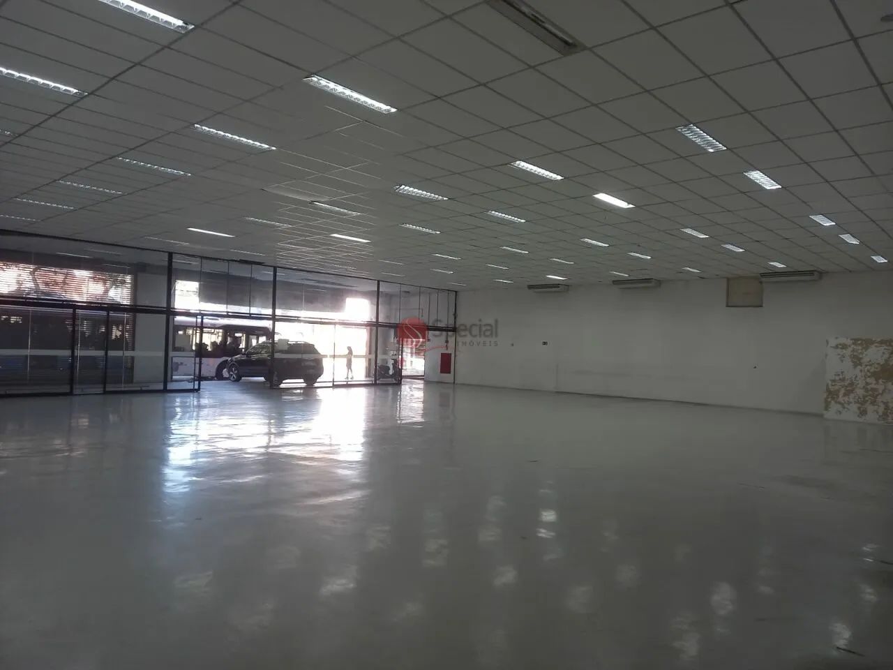 Galpão comercial na Avenida Interlagos com 1314 metros. - Foto 2