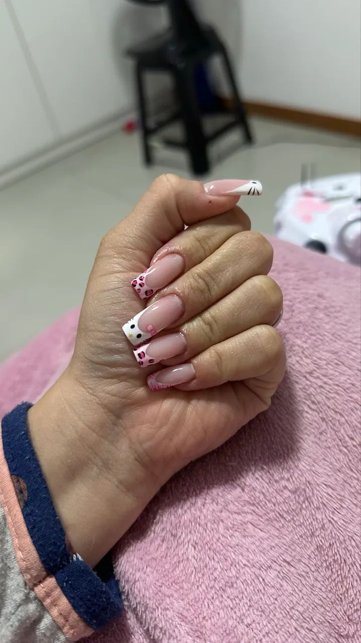 TRABALHO COM NAIL DESIGNER E COMO BABÁ DE PETS E CRIANÇAS  - Foto 4