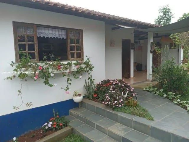 Imóvel para venda possui 250 metros quadrados com 3 quartos em Zona Rural - Virgínia - MG