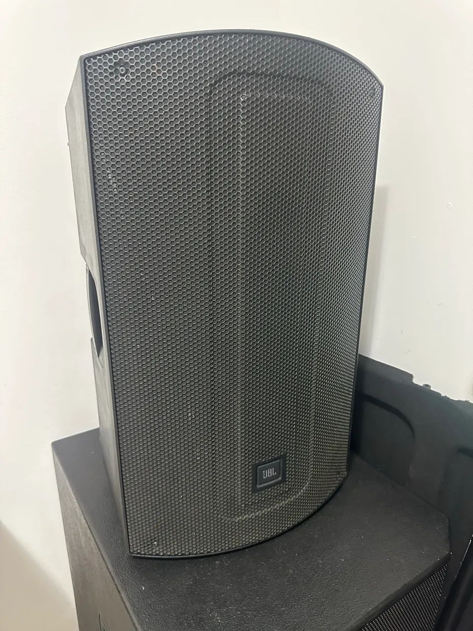 Caixa ativa JBL MAX 15 
