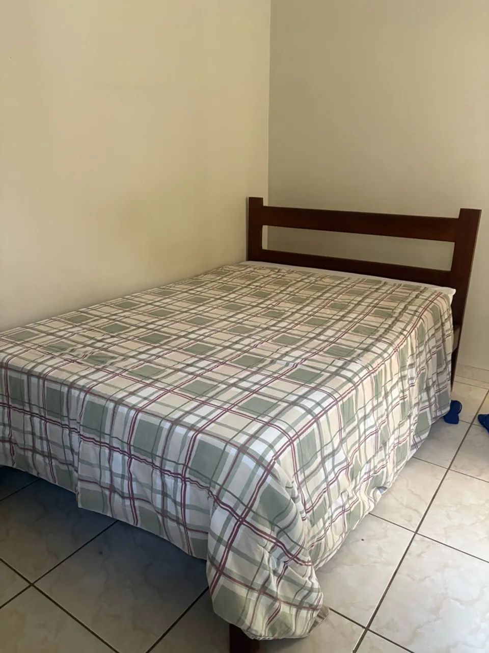 Cama com colchão magnético 