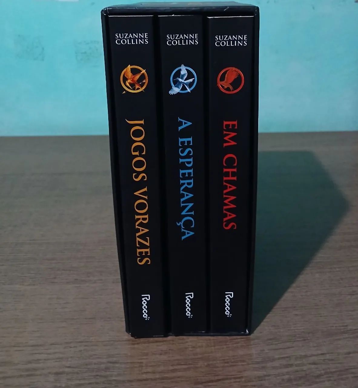 Kit livros Box Jogos Vorazes, A Esperança e Em Chamas. - Foto 2