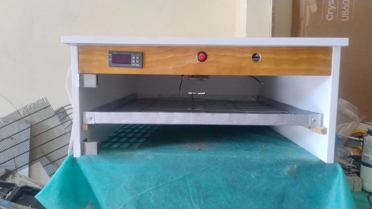 Chocadeira automática com viragem de ovos e ovoscopia  - Foto 3