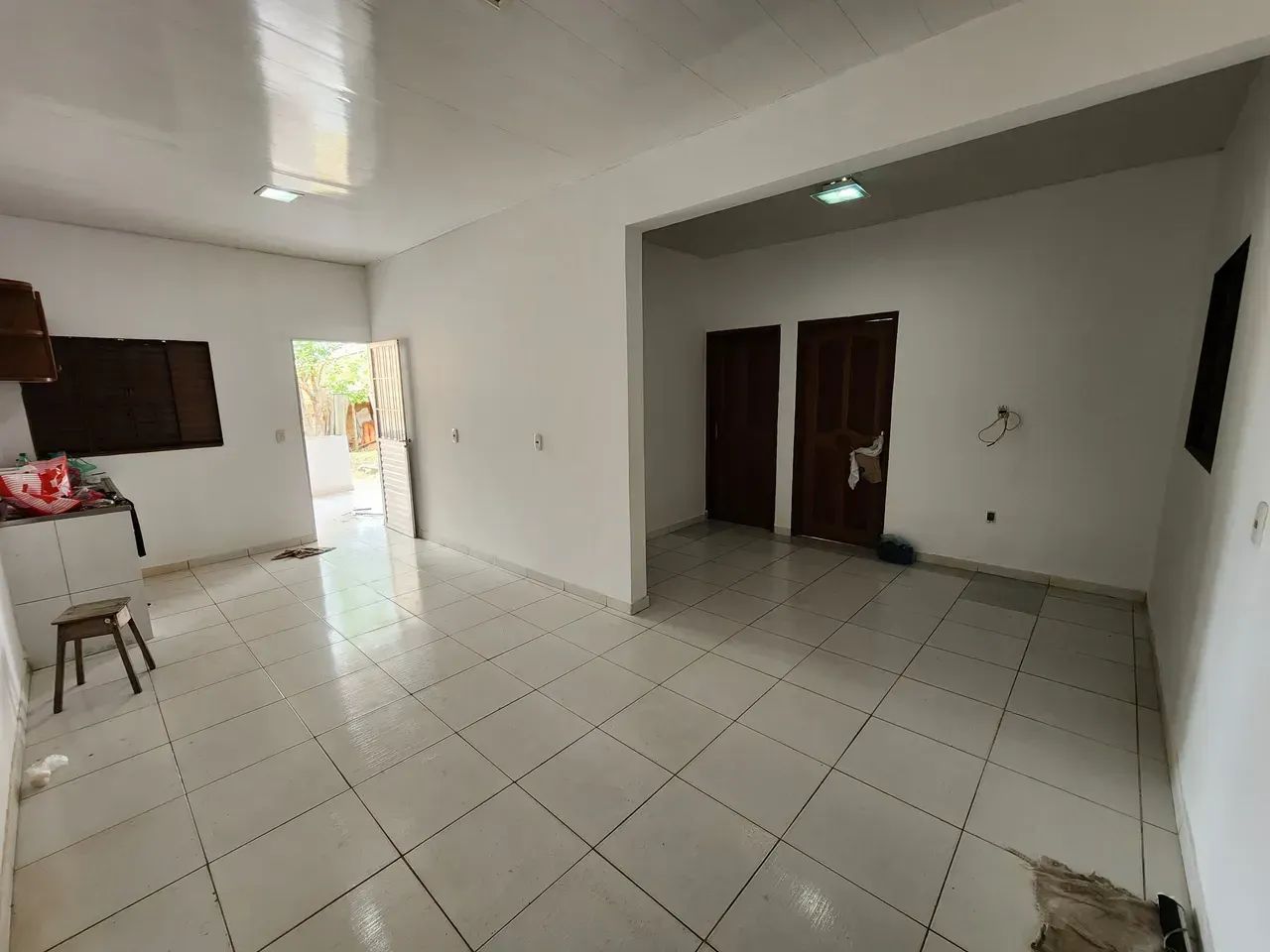VENDO CASA SATÉLITE SENDO 2/4 COM 1 SUÍTE COM 264 M²- FINANCIAMENTO - Foto 2