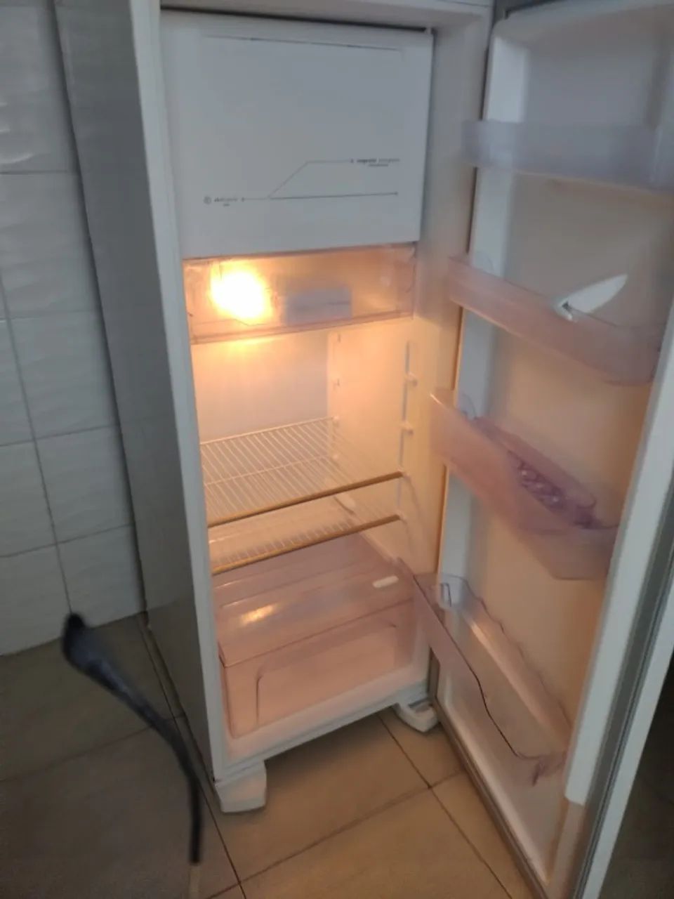 Alugo kitnet mobiliada 
