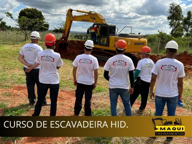Curso de empilhadeiras, Retroescavadeira, Escavadeira hidráulica, bobcat - Foto 4