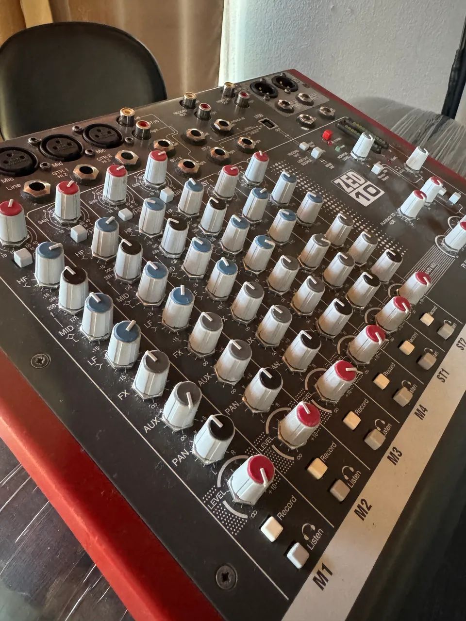 Vendo Mesa de som/Interface ALLEN&HEATH ZED10  - Foto 2