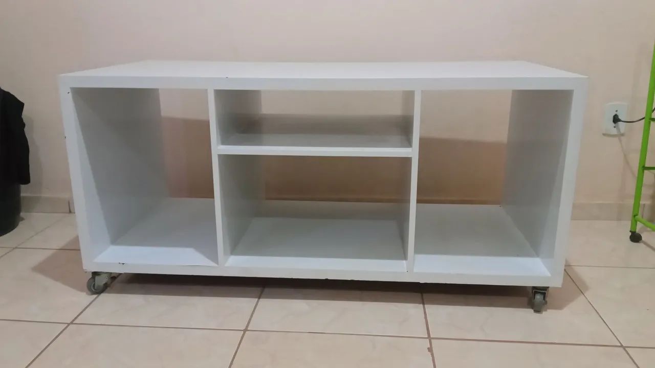 Rack Multiuso Branco para TV com Rodinhas - Ótimo Estado