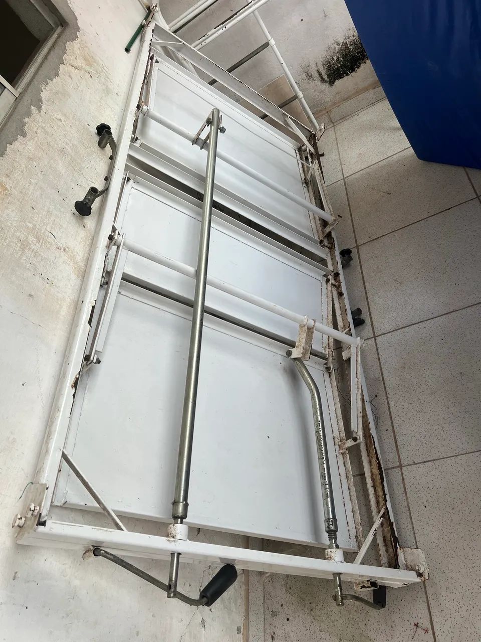 Cama Hospitalar 2 Manivelas com Colchão Impermeável 