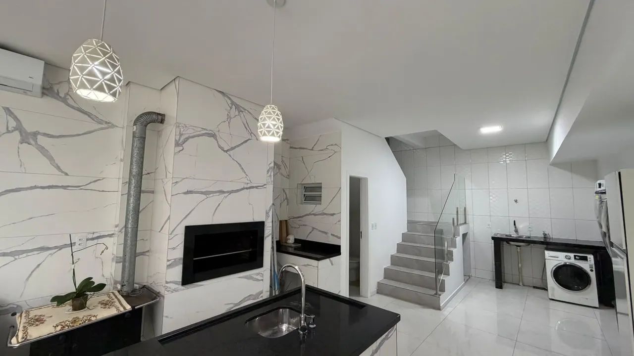 Casa comercial com 4 quartos no bairro Abraão, em Florianópolis. - Foto 2