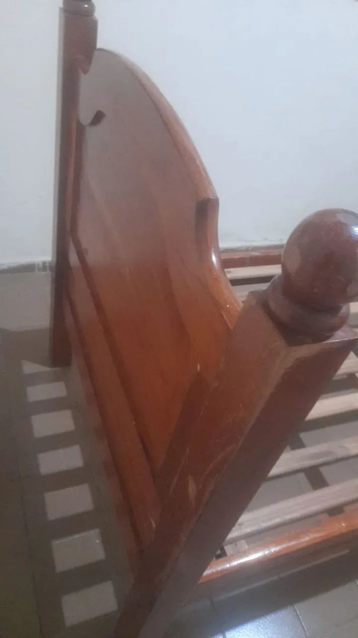 Cama antiga de madeira pesada  - Foto 3