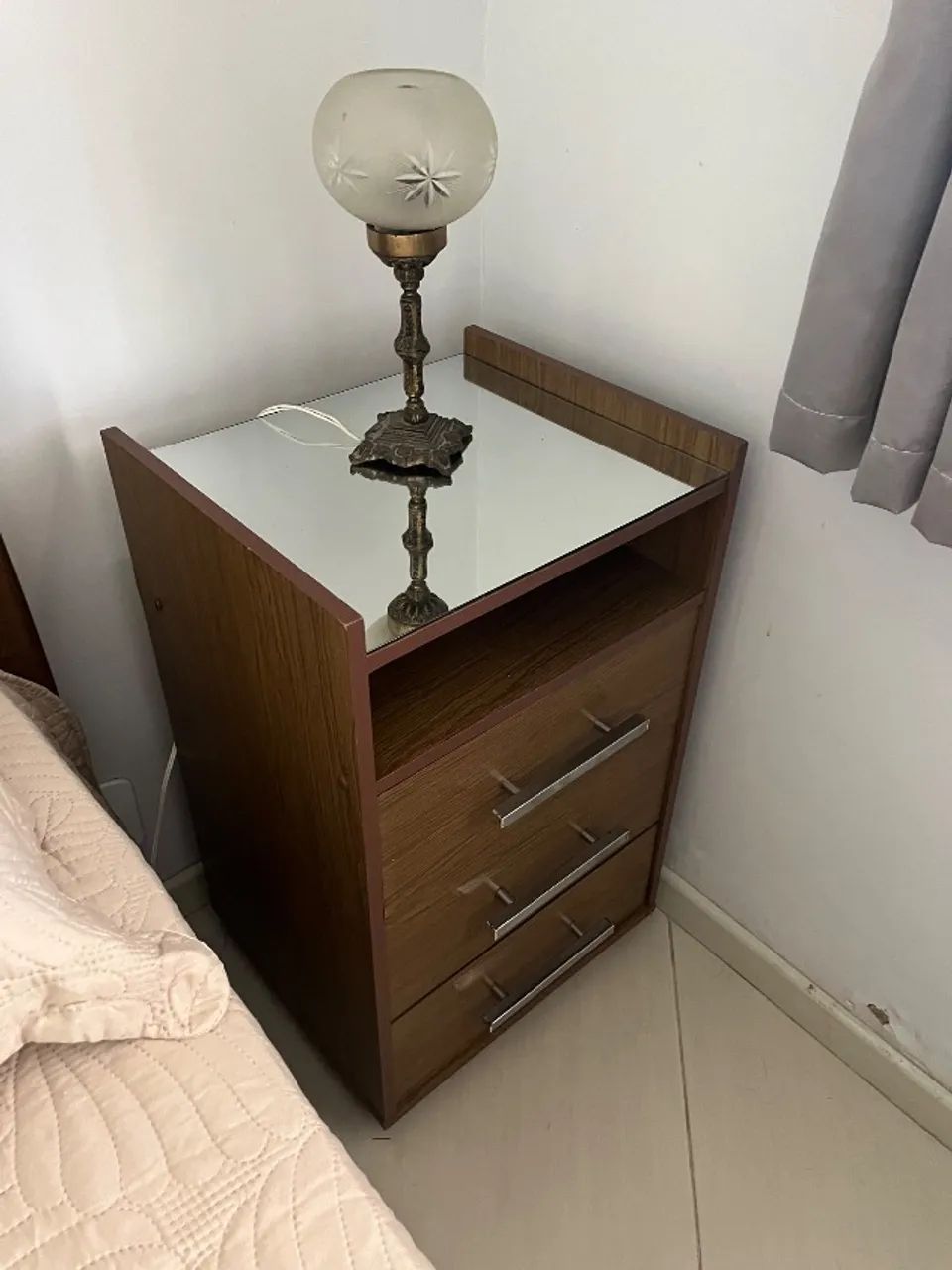 Mesa de cabeceira 