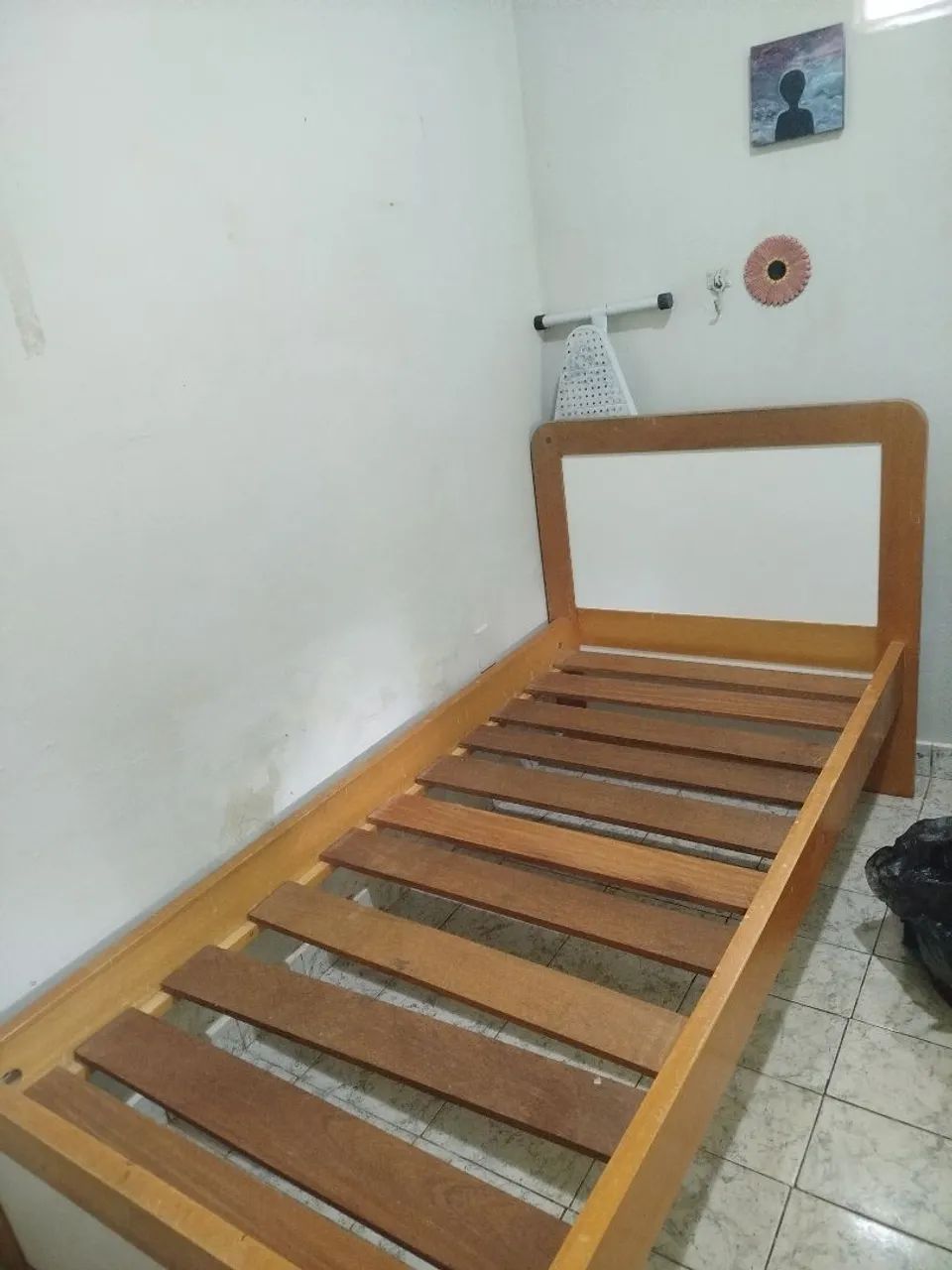 Cama de solteiro em madeira - Foto 2