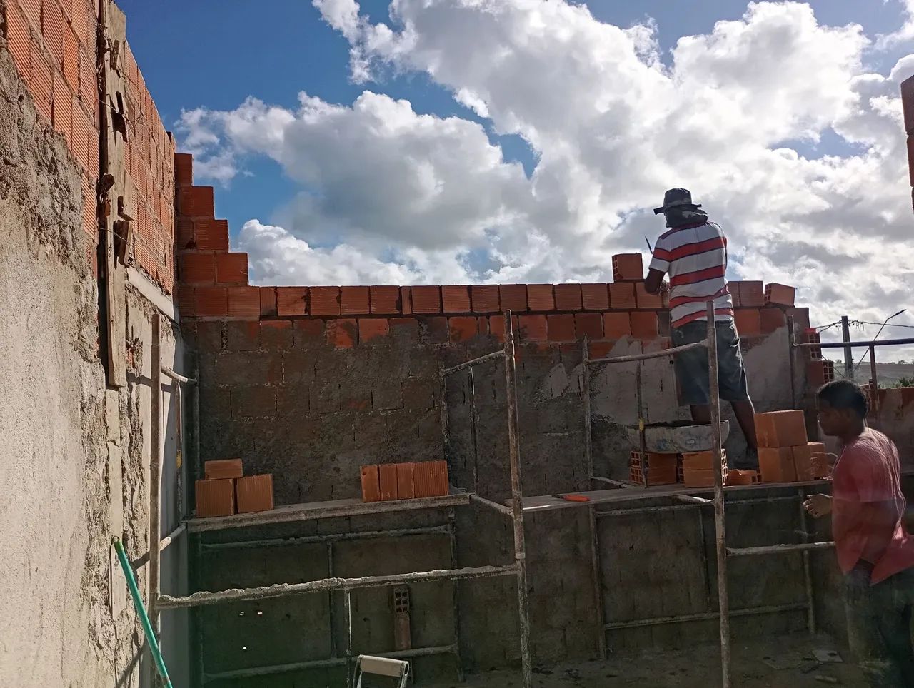 Quer construir ou reforma?