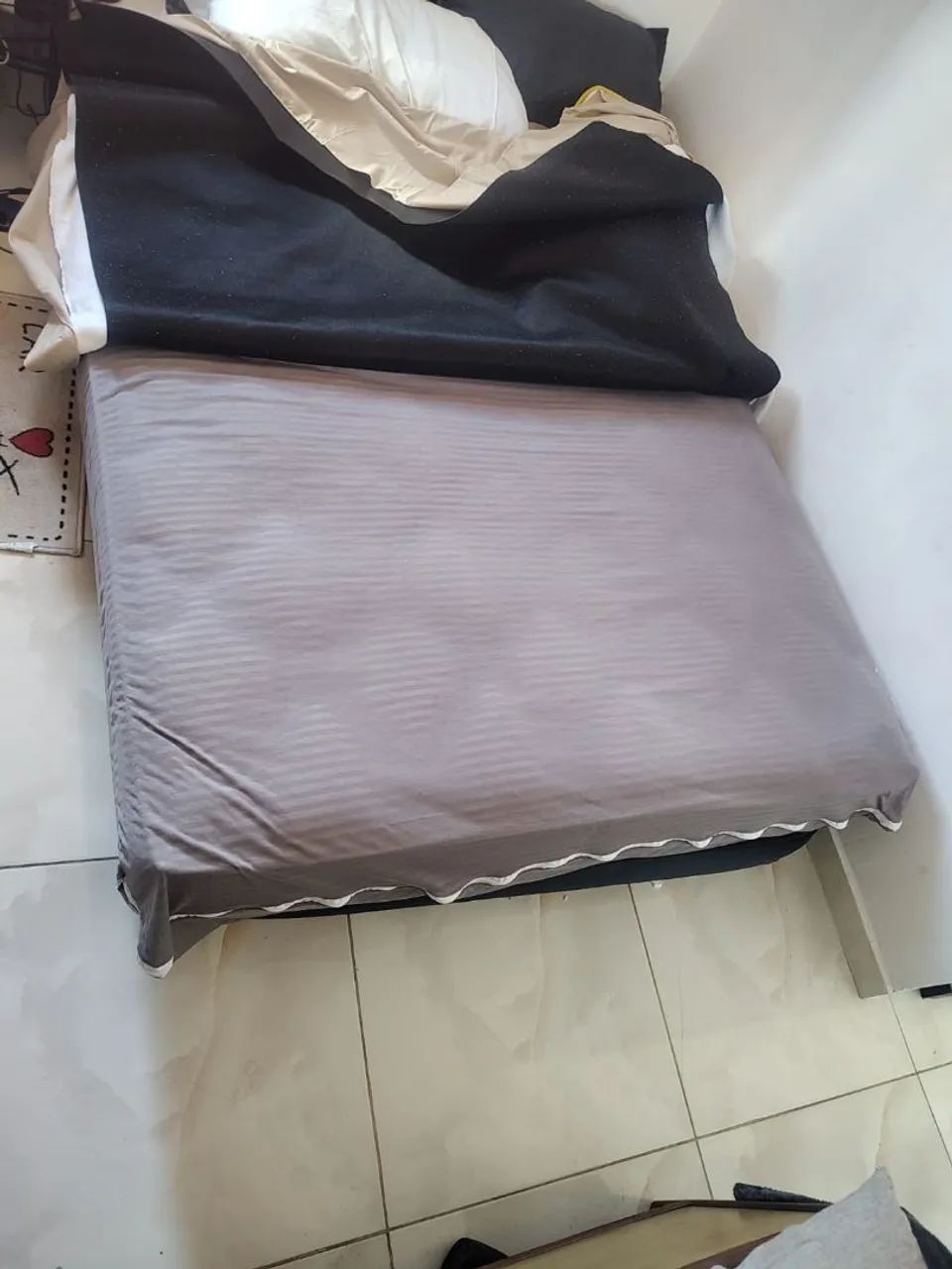 2 Colchões , 1 Semi ortopédico forrado impermeável 