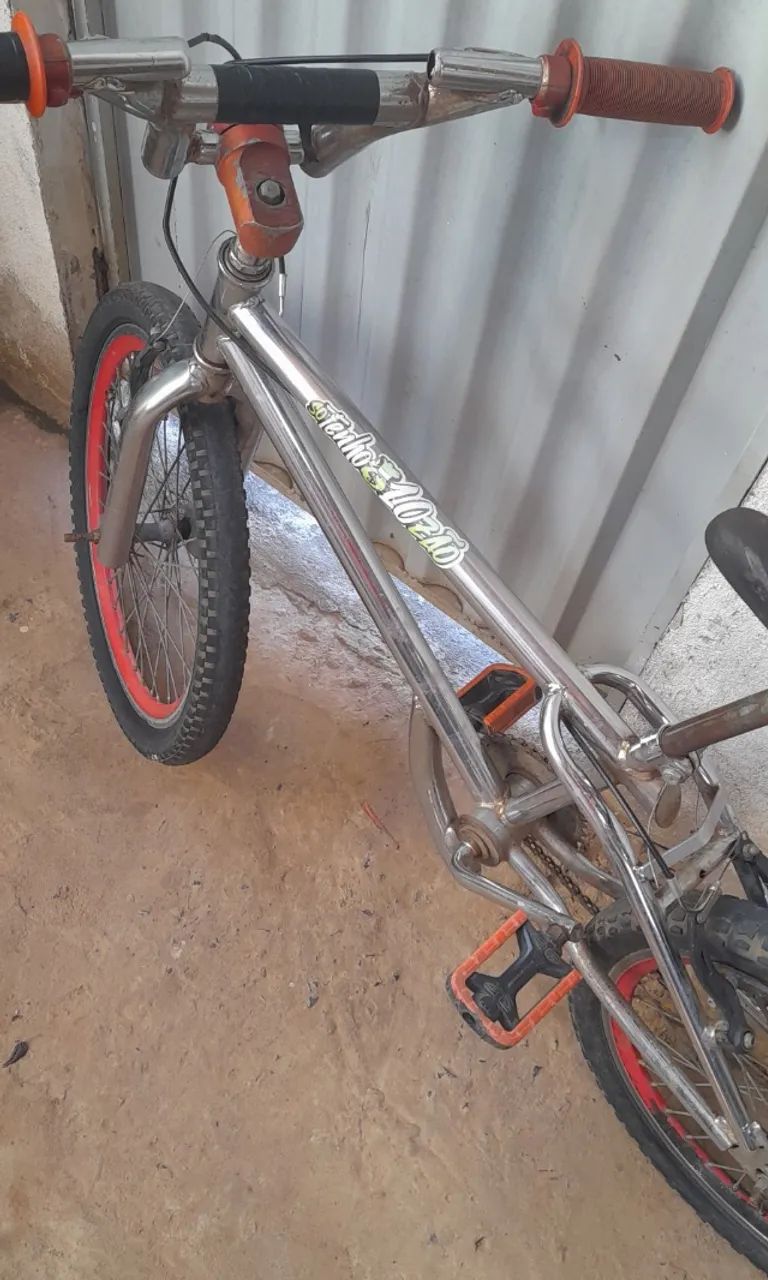 Bicicleta infantil aro 20 - Foto 4