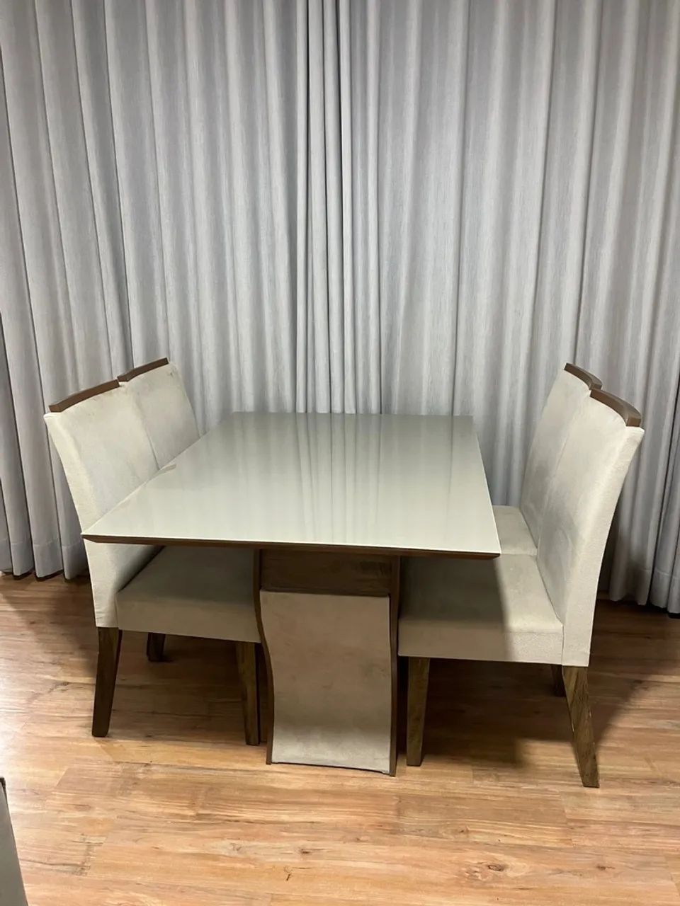 Mesa de jantar 4 lugares + Sofá retrátil - Foto 4