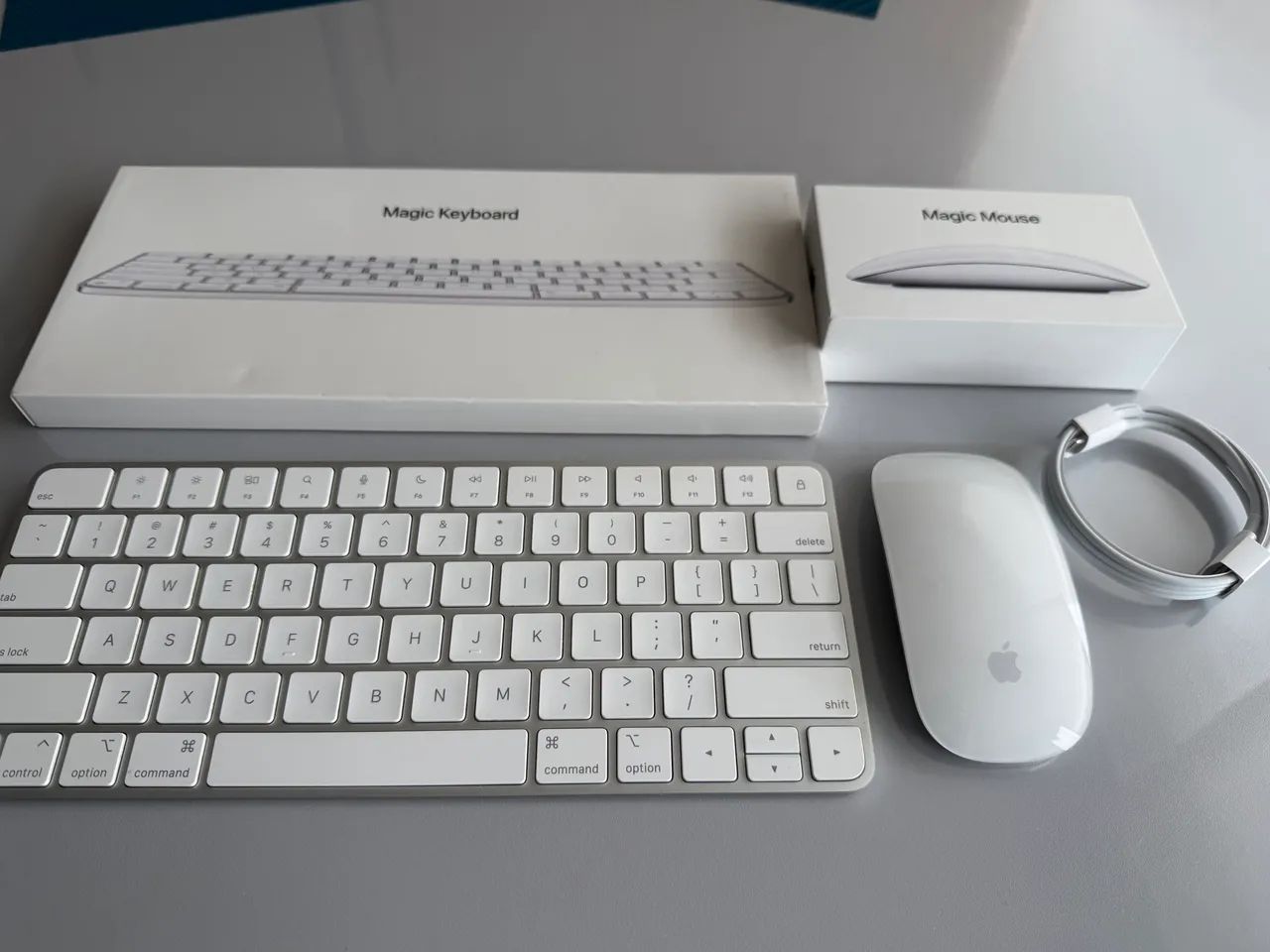 Magic Mouse 2 + Magic Keyboard - Periféricos e Acessórios de