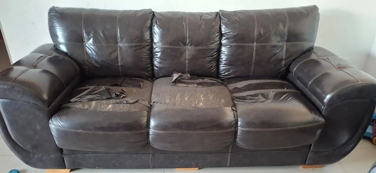 Vendo sofá de courino para restauração. - Foto 4