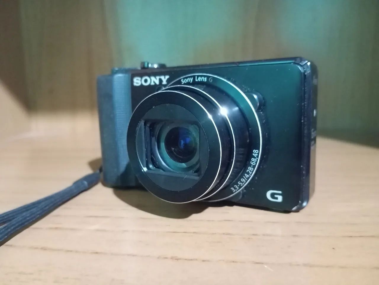 Sony Cyber-shot DSC-HX9V preta com zoom de 16x. - Câmeras e