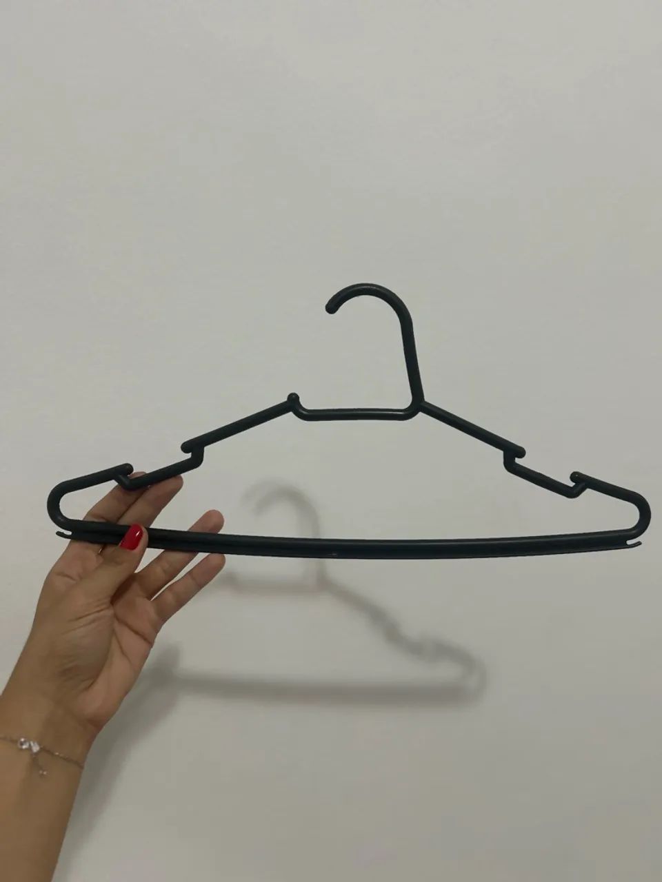 Vendo cabides de plástico preto  - Foto 5