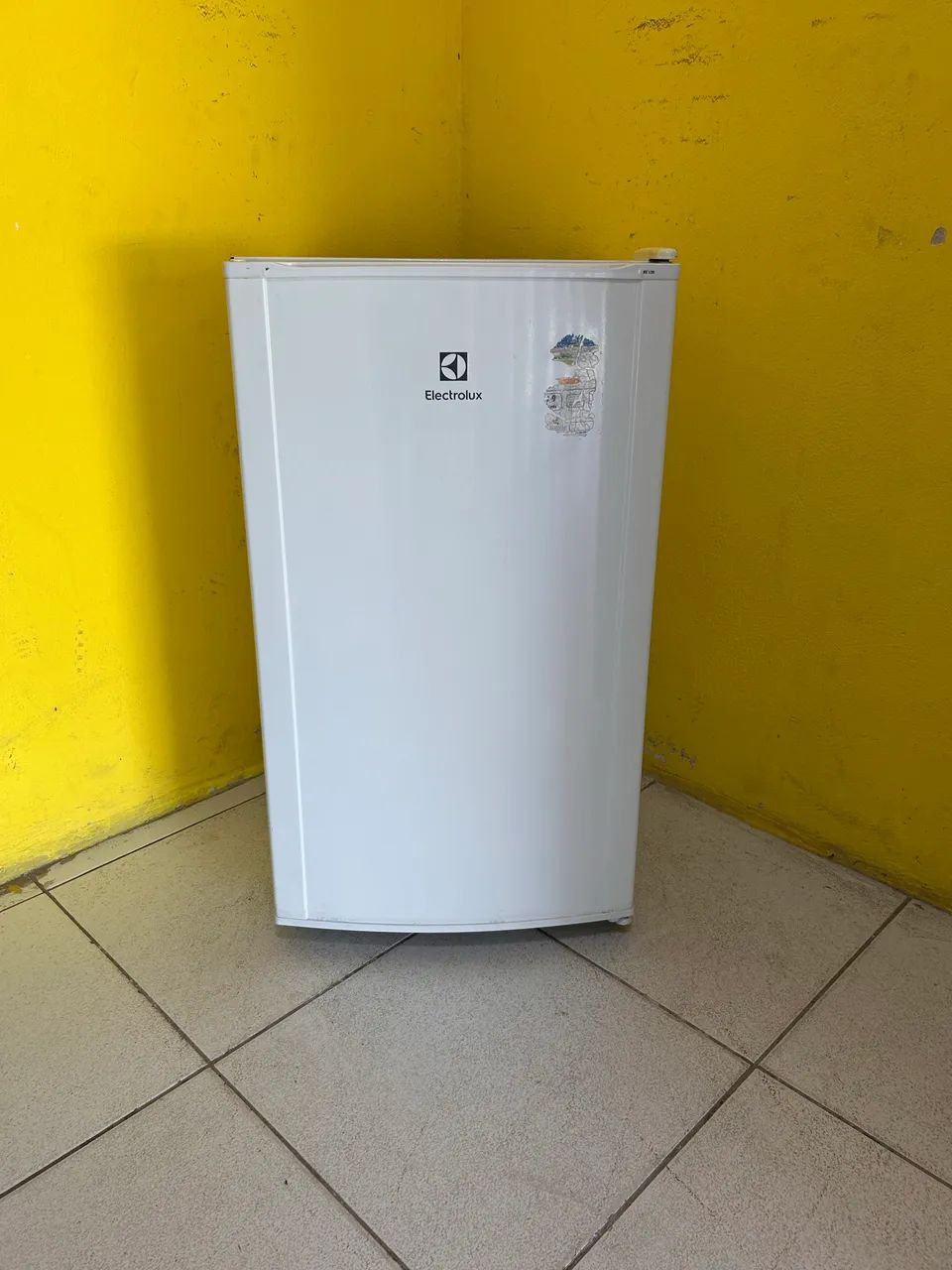 Frigobar Electrolux 