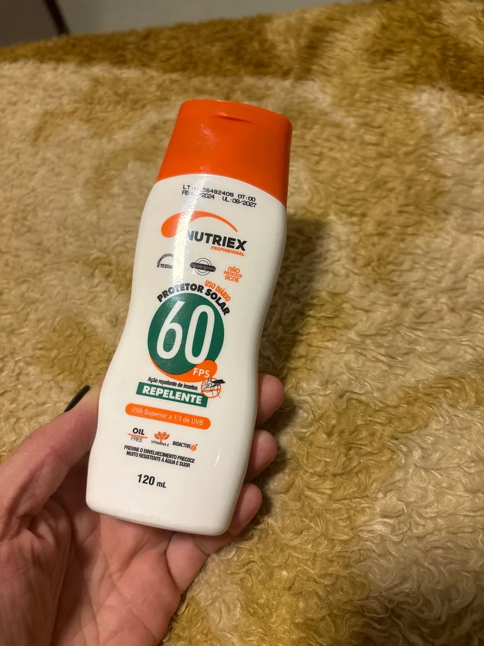 Protetor solar com repelente 